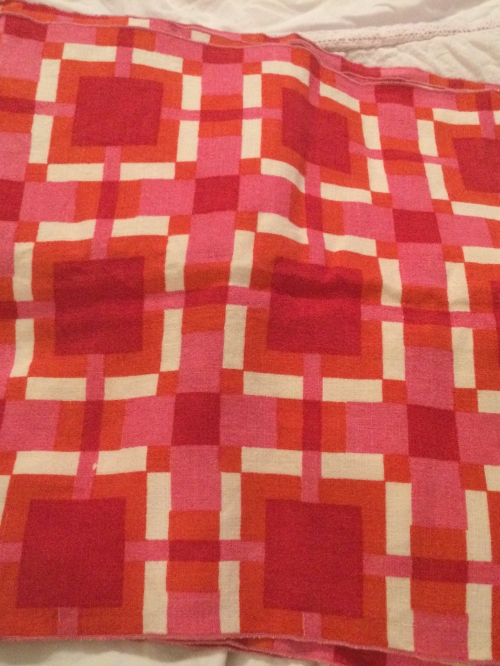 8 ea Geometric Print Linen Napkins Red, pink,cream